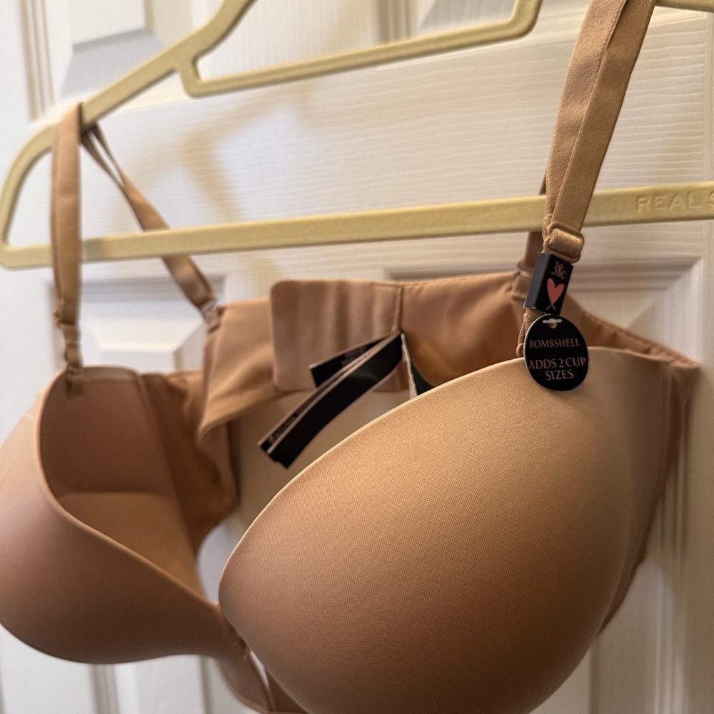 NWT Victoria's Secret Strapless Bombshell Push Up Bra Size 38C - Picture 3 of 5